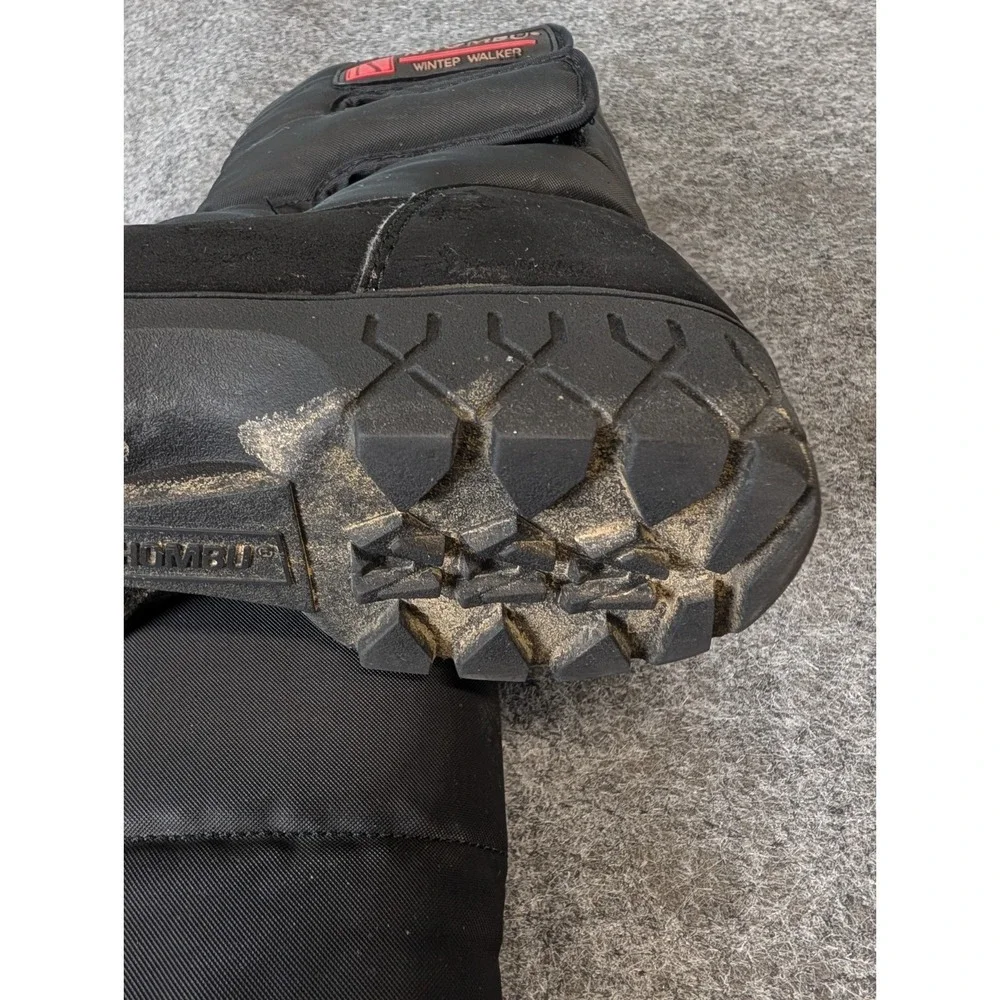 Khombu Men's Pull On Winter Walker Boots Size 9M Waterproof Black EUC